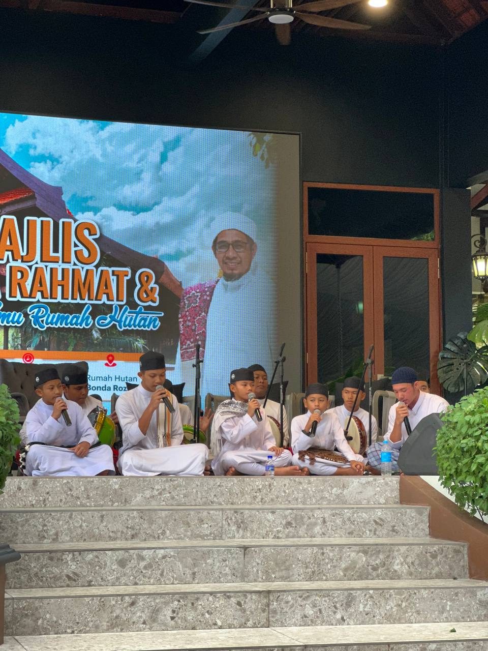 Rombongan JRMbisobbonar ke Rumah Hutan Terapi Alam untuk Program Sejuta Rahmat — 4