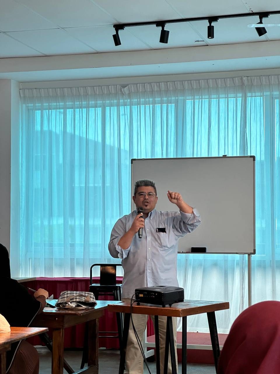 Kelas Whitelist dan Editing Video bersama Coach Maxx 11 Januari 2025 — 13