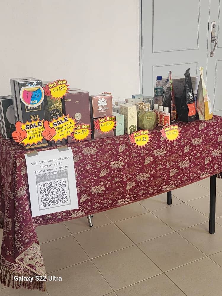 Booth Pengedar, Puan Anie Yatt di Melaka sempena Pay Day Sale Lembaga Hasil dalam Negeri 26 Febuari 2025 — 1