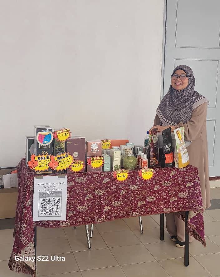 Booth Pengedar, Puan Anie Yatt di Melaka sempena Pay Day Sale Lembaga Hasil dalam Negeri 26 Febuari 2025 — 2