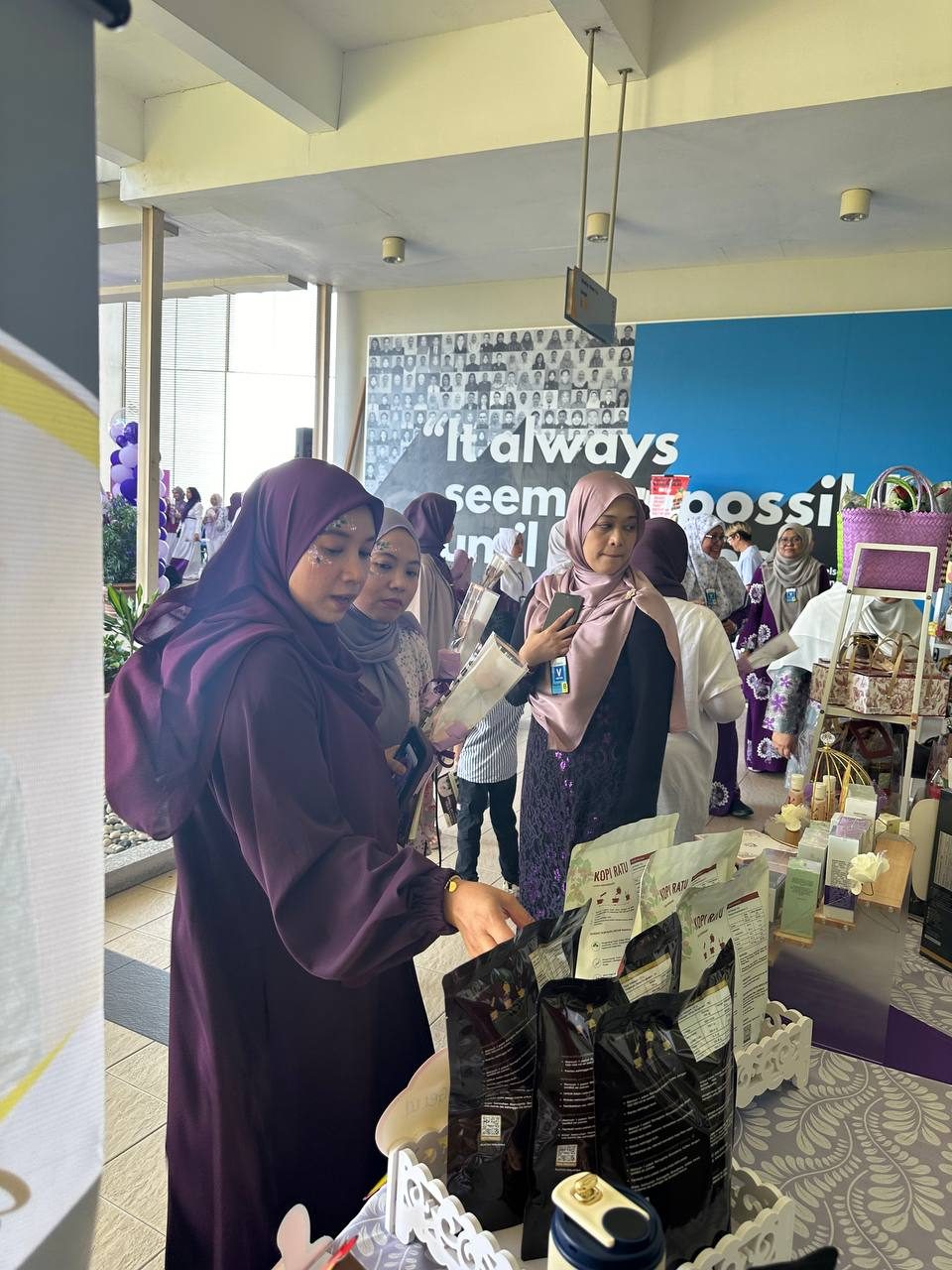 Booth Pengedar, Puan Nur Hafizah di MAHB Corporate Office sempena Women's Day 10 Mac 2025 — 6
