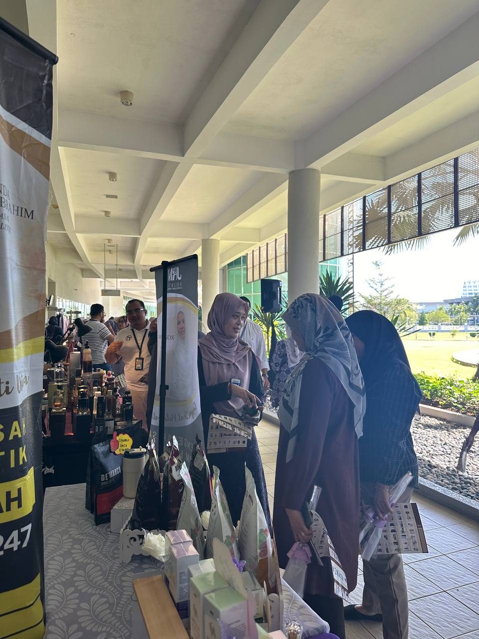 Booth Pengedar, Puan Nur Hafizah di MAHB Corporate Office sempena Women's Day 10 Mac 2025 — 7