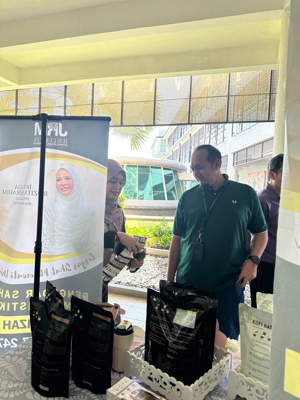 Booth Pengedar, Puan Nur Hafizah di MAHB Corporate Office sempena Women's Day 10 Mac 2025 — 10