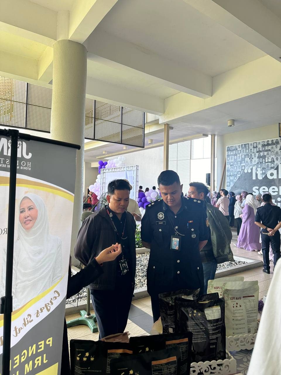 Booth Pengedar, Puan Nur Hafizah di MAHB Corporate Office sempena Women's Day 10 Mac 2025 — 11