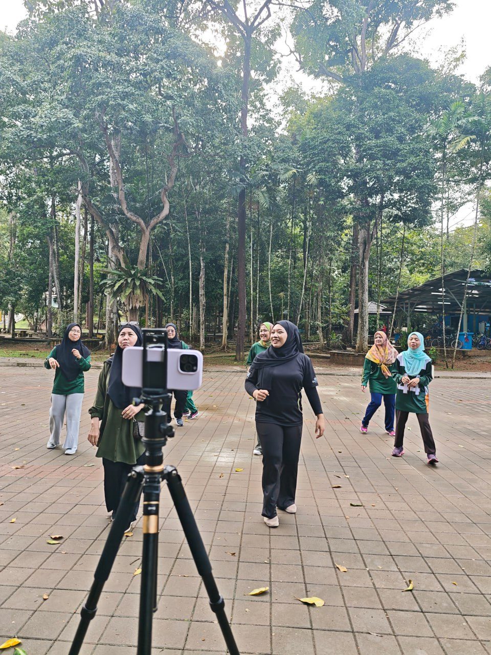 Program Brisk Walk dan Makan Makan bersama Teamnogoriohsem — 7
