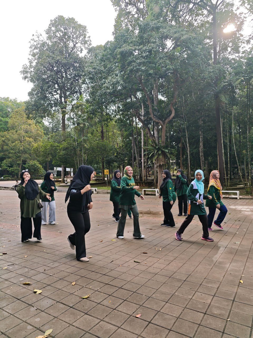 Program Brisk Walk dan Makan Makan bersama Teamnogoriohsem — 8