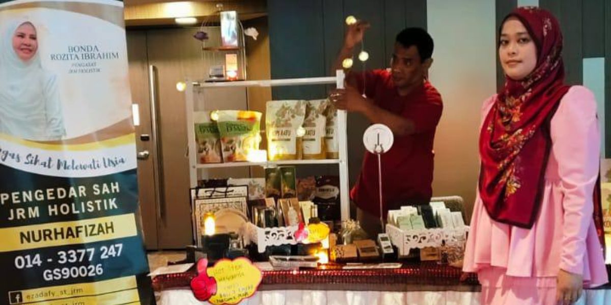 Booth Pengedar, Puan Nurhafizah sempena Hi Tea Aeronita di Sama Sama Hotel KLIA 15 Ogos 2025 — 1