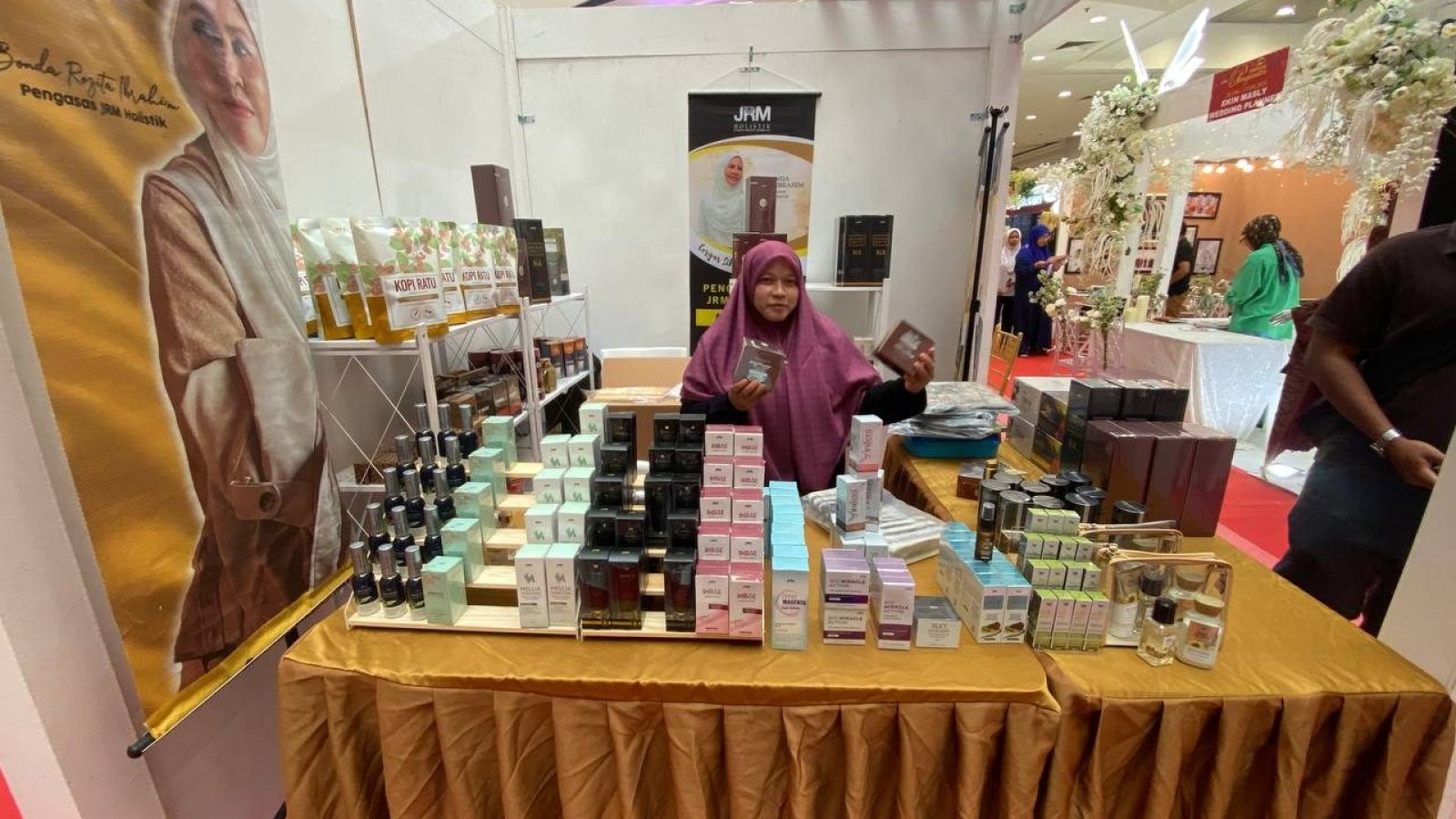 Kaunter booth JRM Holistik semasa festival