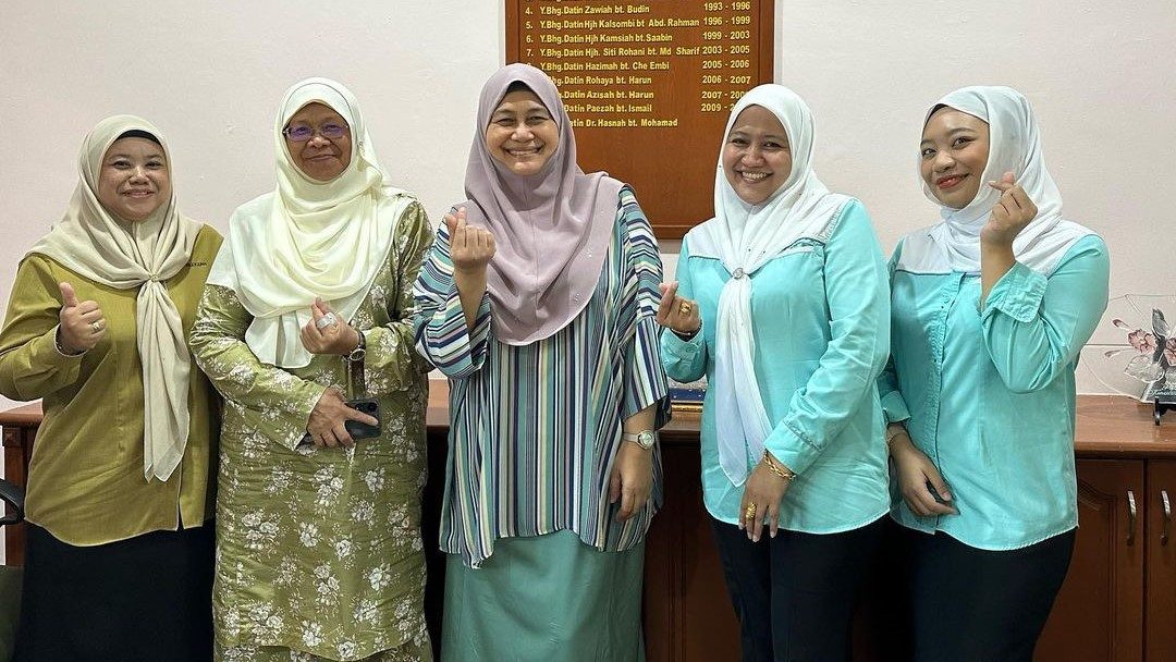 Kunjung Hormat YBhg. Datin Suriani Binti Yahya (Pengerusi Puspanita)