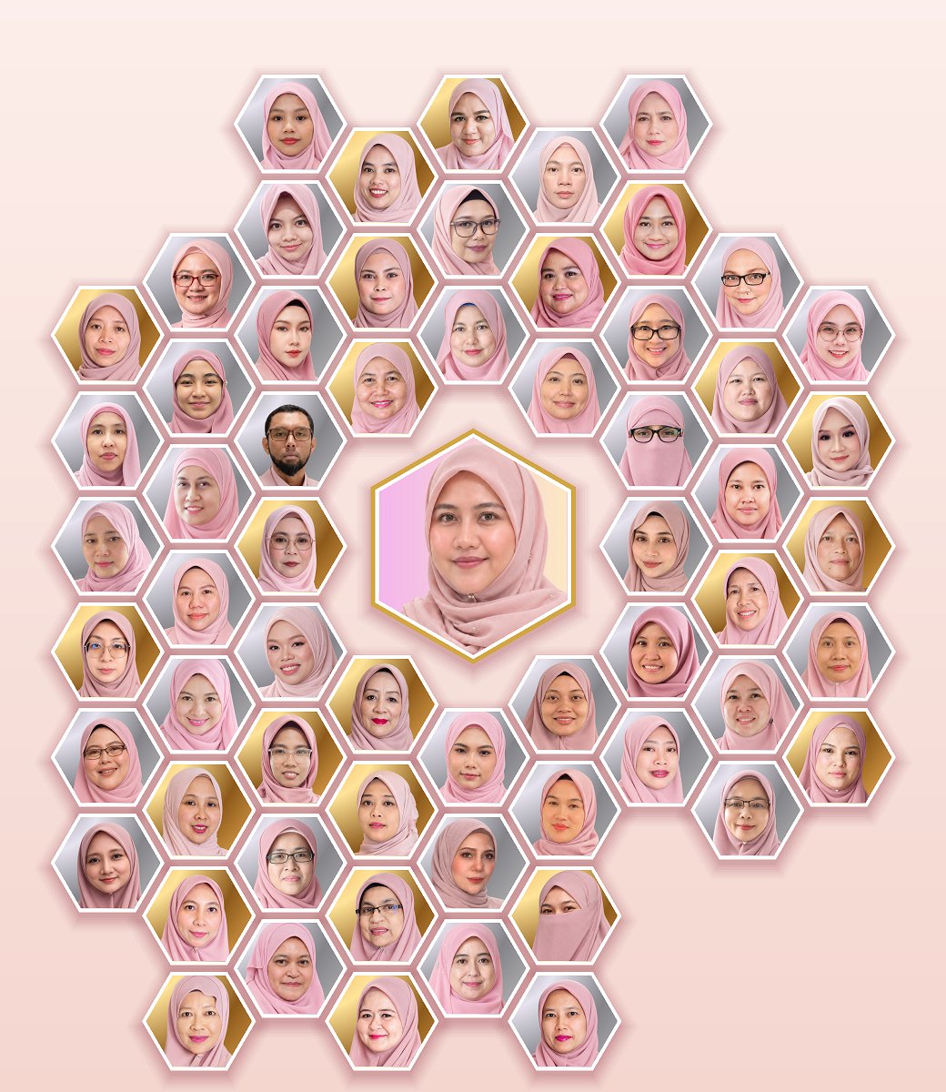 Puan Nazatul Azlin Abdullah di tengah kolaj sarang lebah bersama potret Pengedar Sah OLIN HIVE